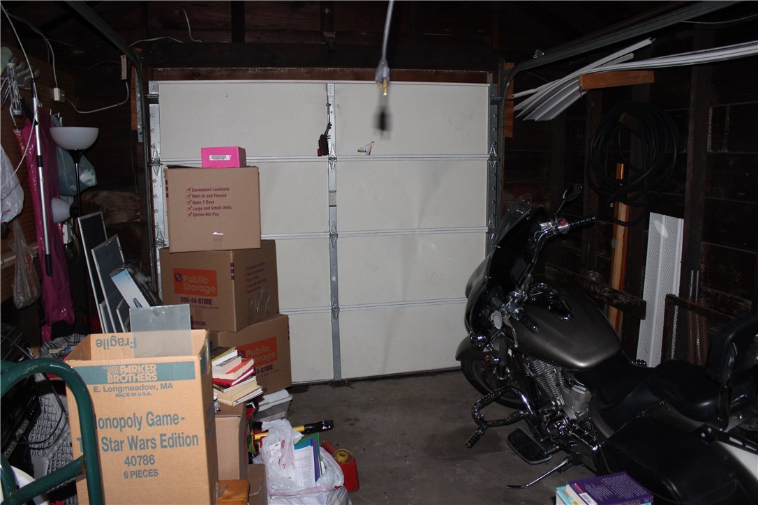 31 Ausdale Road Cranston, RI 02910 - Photo 6 of 34 GARAGE