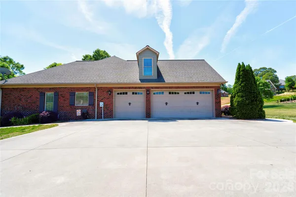 $835,000 | 207 Cross Creek Drive, Cherryville, NC 28021