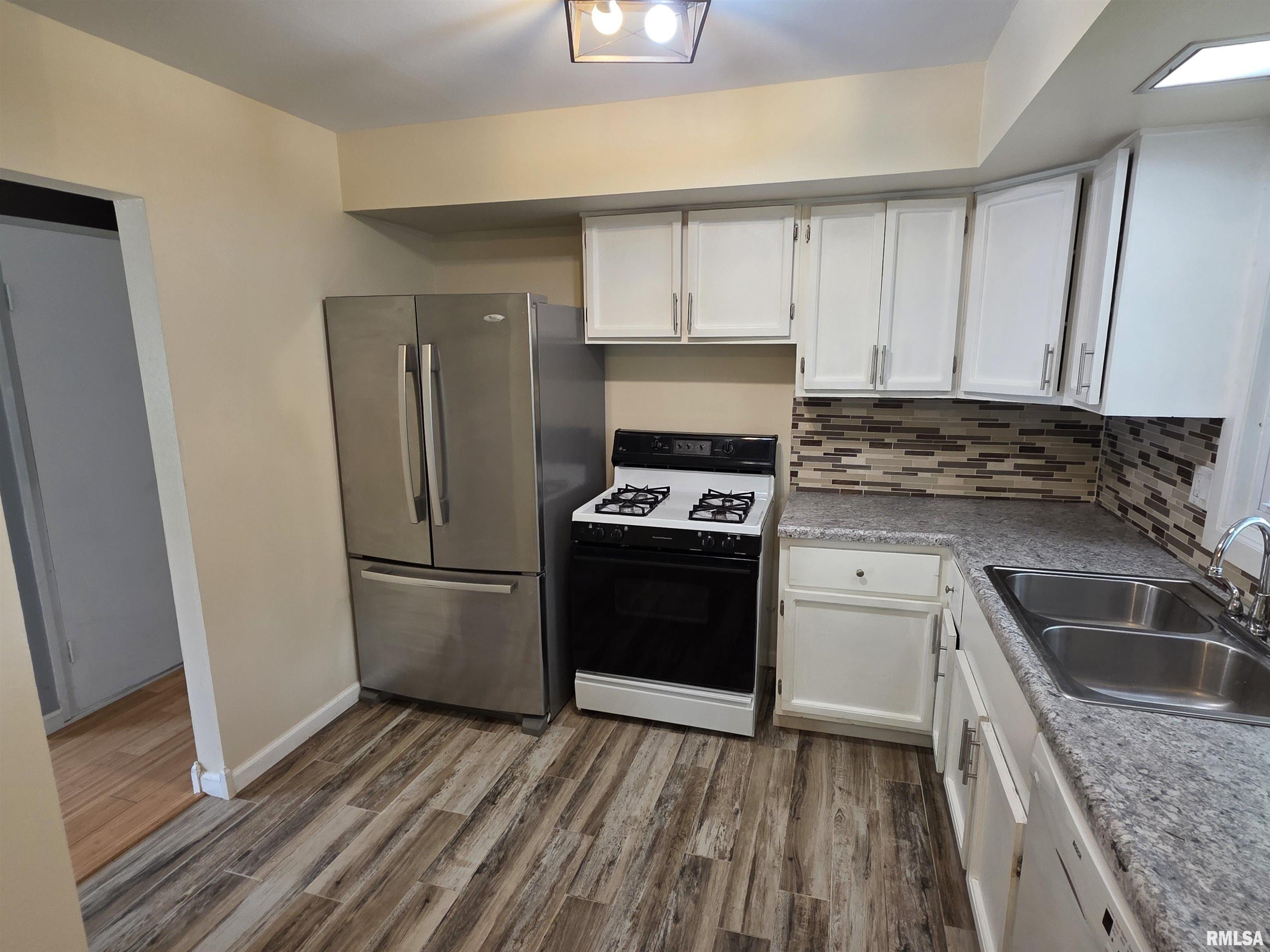 233 Briargate Road Washington, IL 61571 - Photo 10 of 34