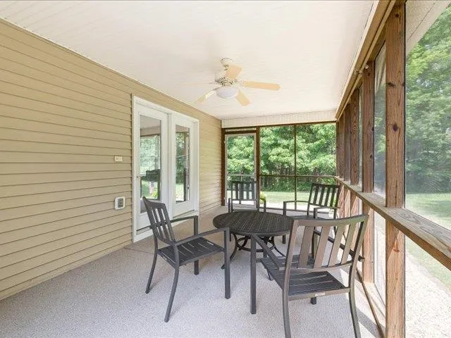 $361,500 | 41 Hickory Nut Lane, Staunton, VA 24401