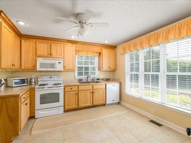 $361,500 | 41 Hickory Nut Lane, Staunton, VA 24401