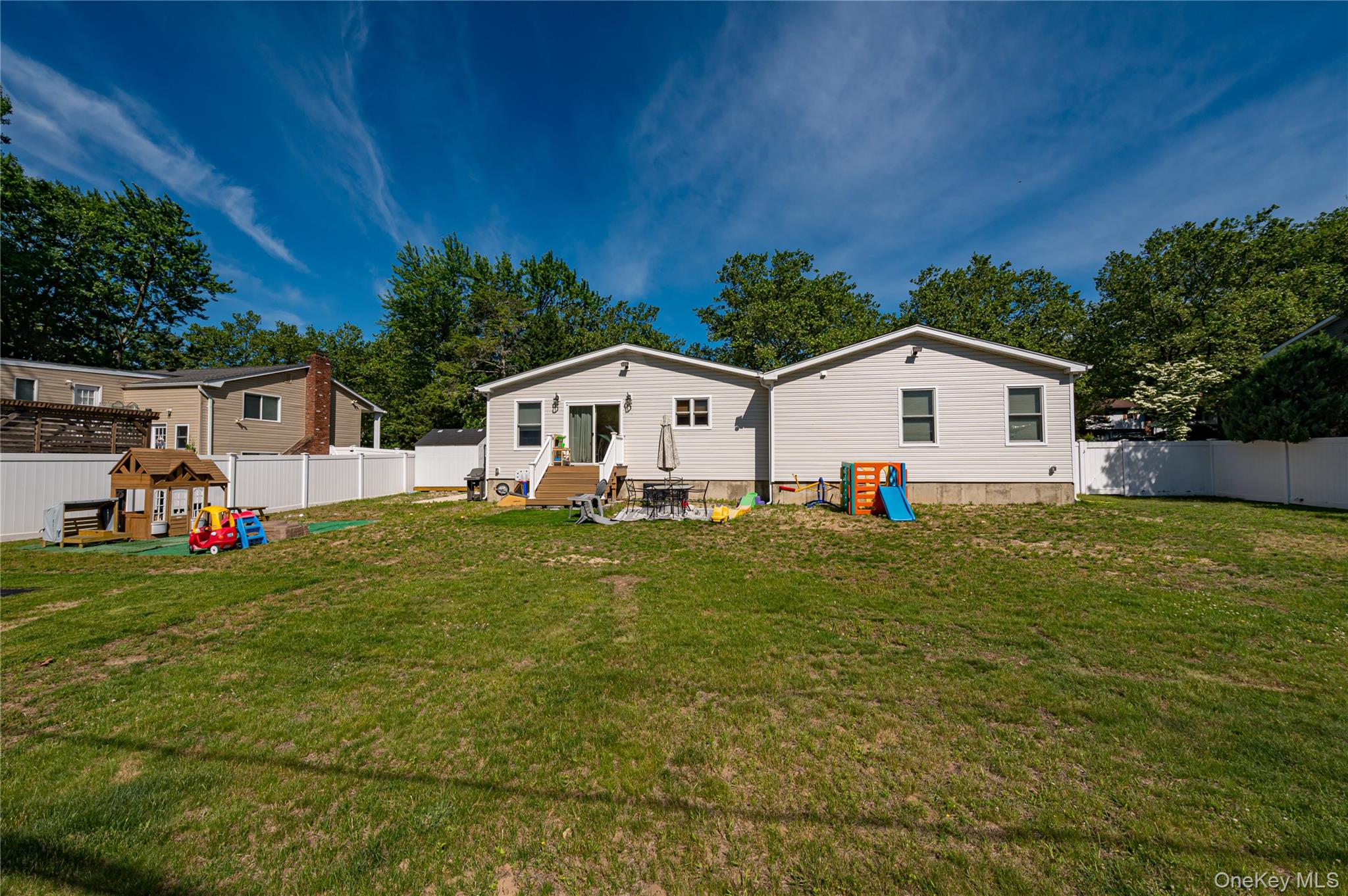 7 Edscho Lane Commack, NY 11725 - Photo 23 of 24