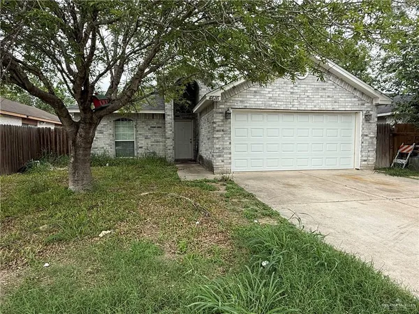 $1,600 | 4616 Swallow Avenue, McAllen, TX 78504