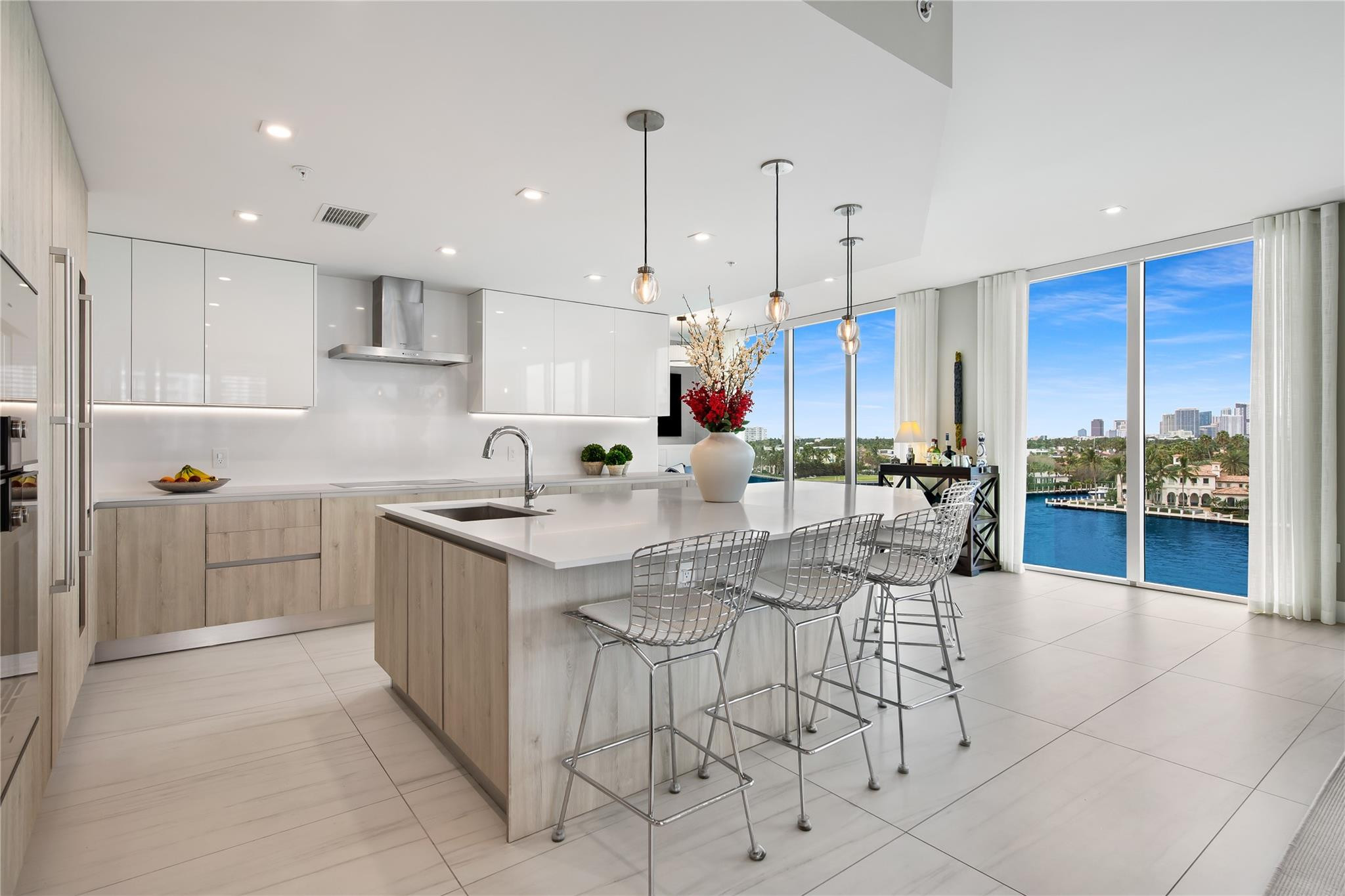 321 North Birch Road, Unit 603 Fort Lauderdale, FL 33304 - Photo 13 of 64 Photo 15