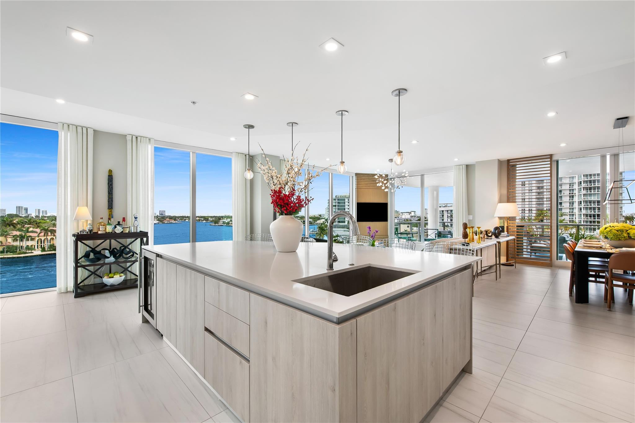 321 North Birch Road, Unit 603 Fort Lauderdale, FL 33304 - Photo 14 of 64 Photo 16