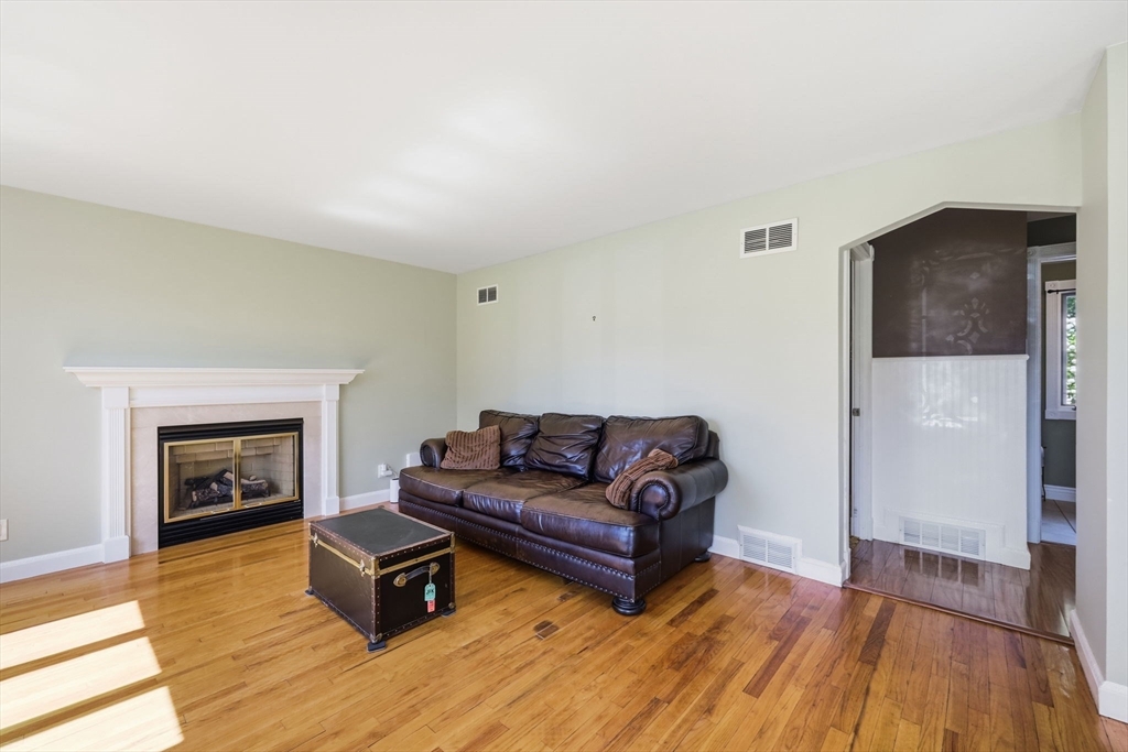 71 Ogden Street Springfield, MA 01151 - Photo 14 of 34 Gallery Image 14