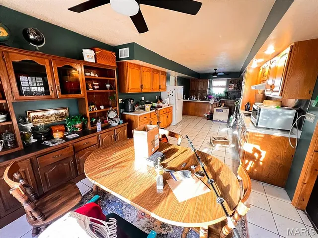 $159,900 | 1505 Shelley Drive, Vandalia, IL 62471