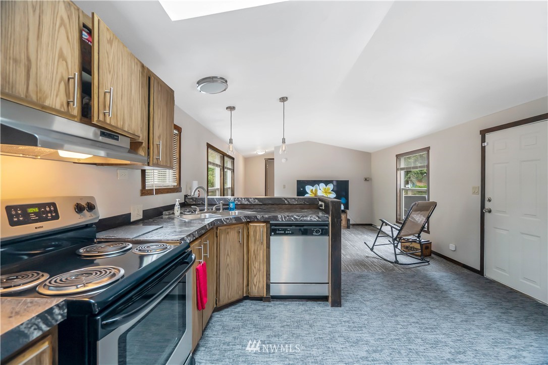 17724 Irwin Street Southwest Rochester, WA 98579 - Photo 8 of 23