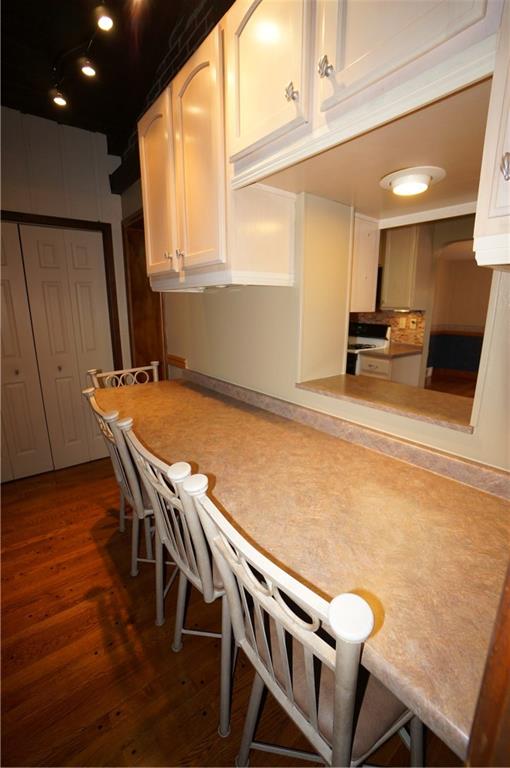 890 Middle Road Castle Shannon, PA 15234 - Photo 9 of 25 Second eating area...in the family room 4 custom made high quality stools...