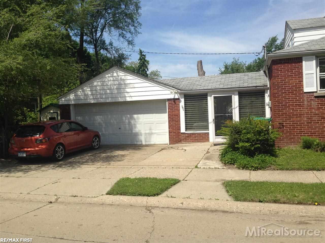 15368 Charles R Avenue Eastpointe, MI 48021 - Photo 2 of 9 31253747-1.JPG