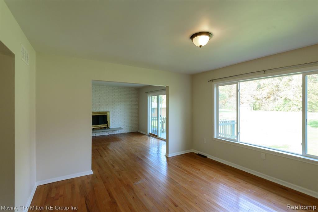 43654 Crowley Road Belleville, MI 48111 - Photo 6 of 49