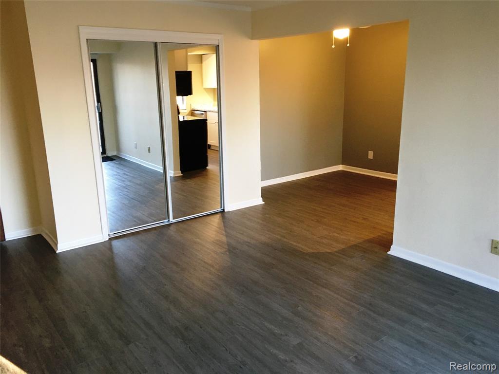 256 East 13 Mile Road Madison Heights, MI 48071 - Photo 7 of 11