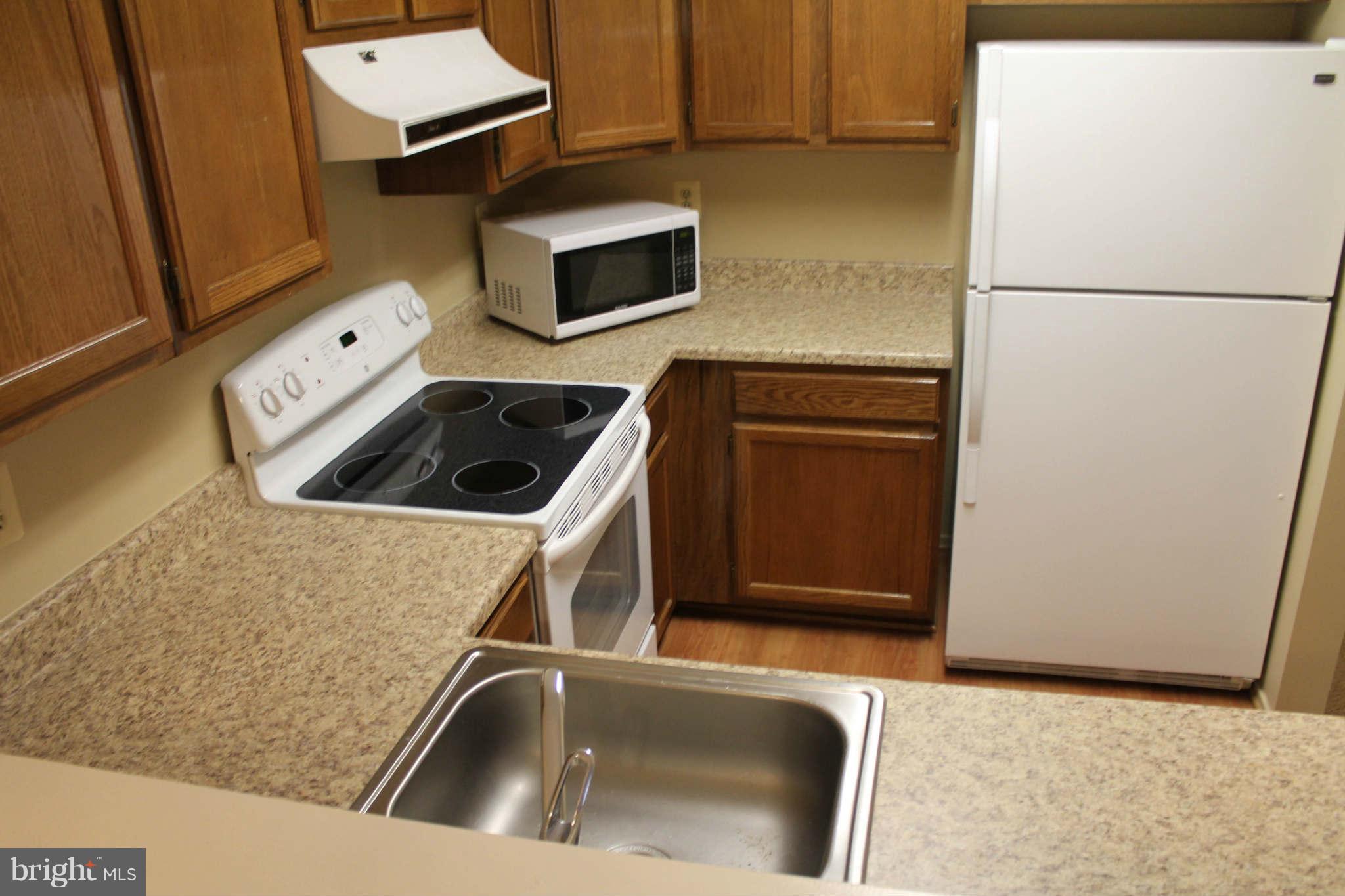 7703 Lexton Place, Unit 31 Springfield, VA 22152 - Photo 2 of 15 Kitchen