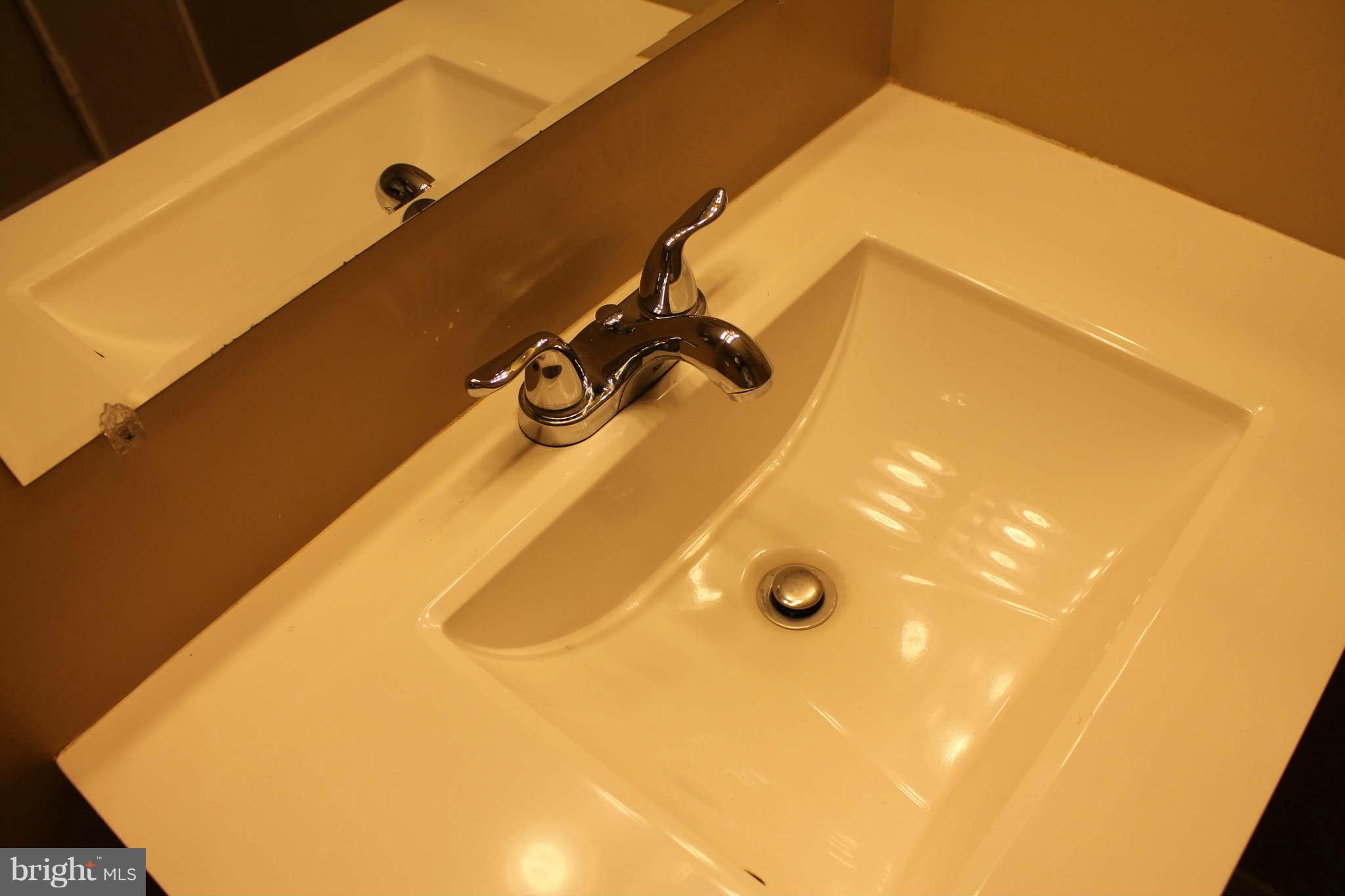 7703 Lexton Place, Unit 31 Springfield, VA 22152 - Photo 8 of 15 Bath