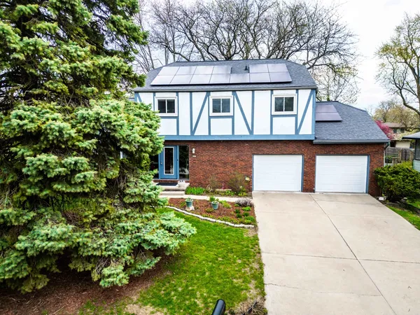 $320,000 | 300 Harper Court, Normal, IL 61761