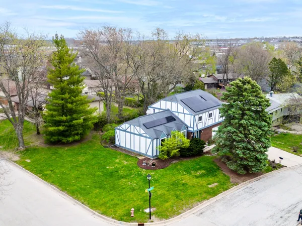 $320,000 | 300 Harper Court, Normal, IL 61761