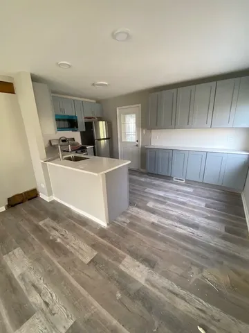 $2,600 | 201 East Rose Street, Glenwood, IL 60425