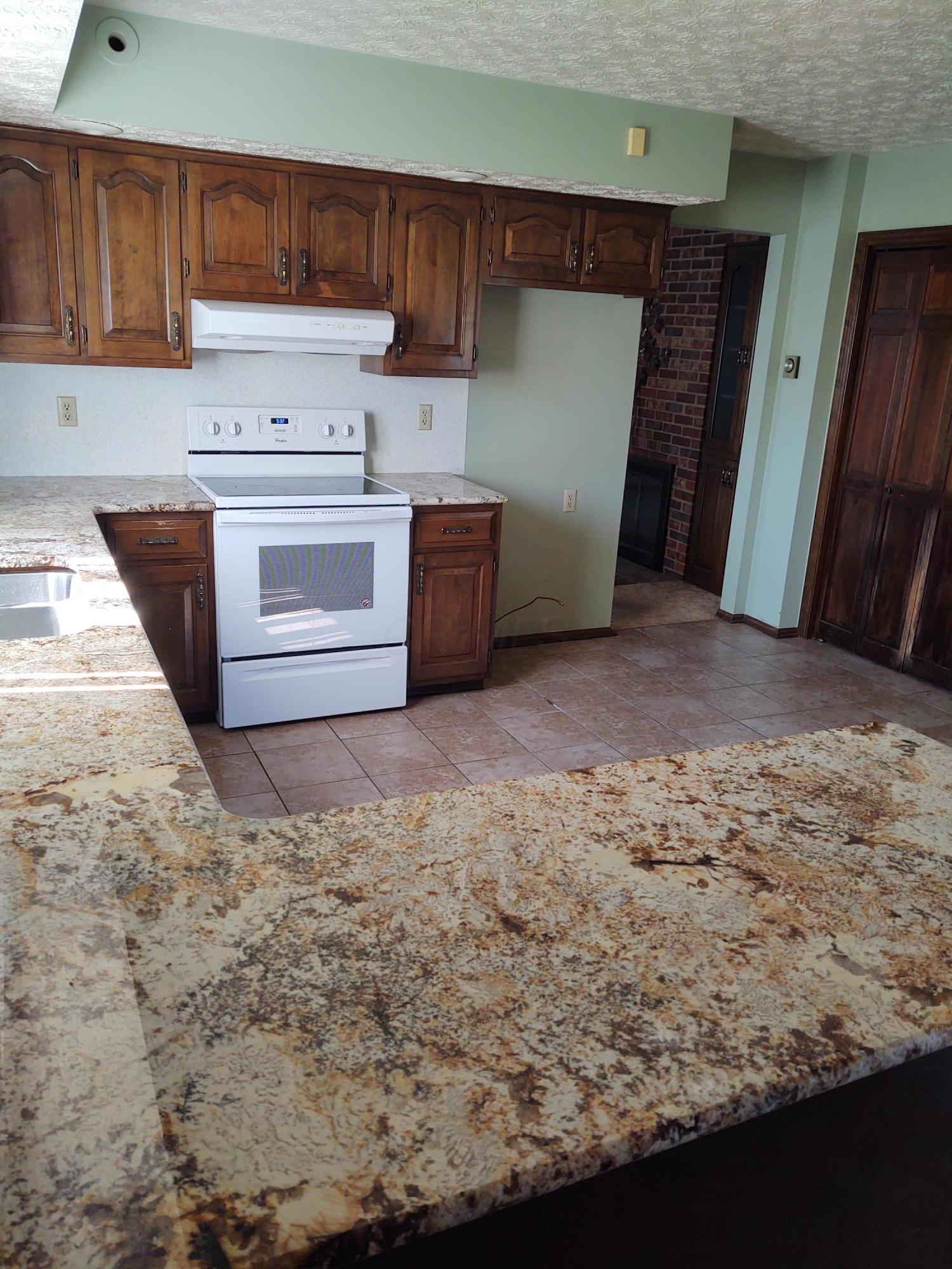 6317 Feder Road Columbus, OH 43228 - Photo 7 of 16 Gallery Image 7