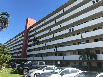 $180,000 | 1770 Northeast 191st Street, Unit 3161, Miami, FL 33179