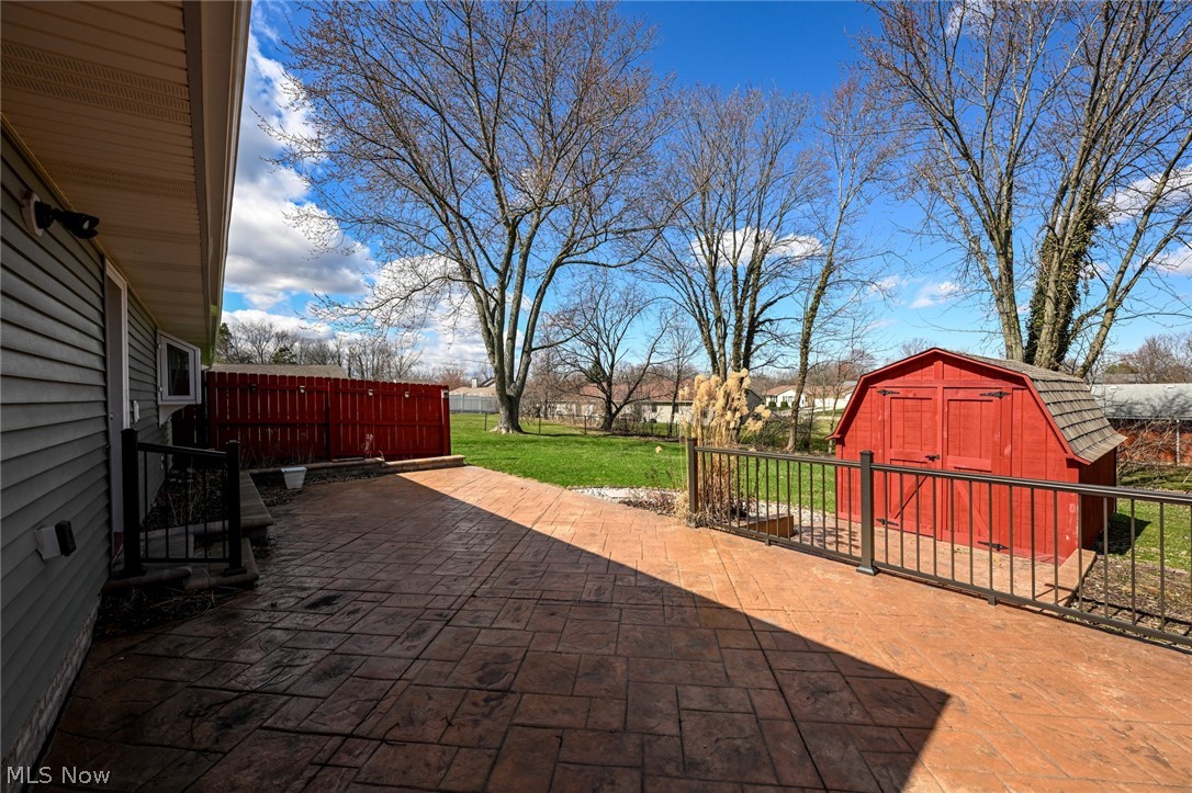 353 Longview Road Medina, OH 44256 - Photo 30 of 42 Patio and shed