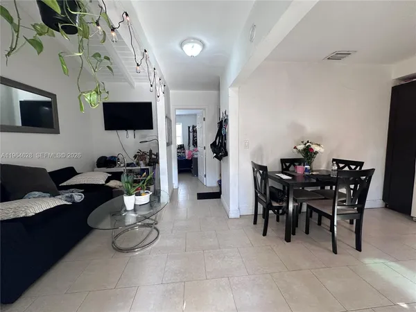 $2,350 | 2125 Bay Drive, Unit C, Miami Beach, FL 33141