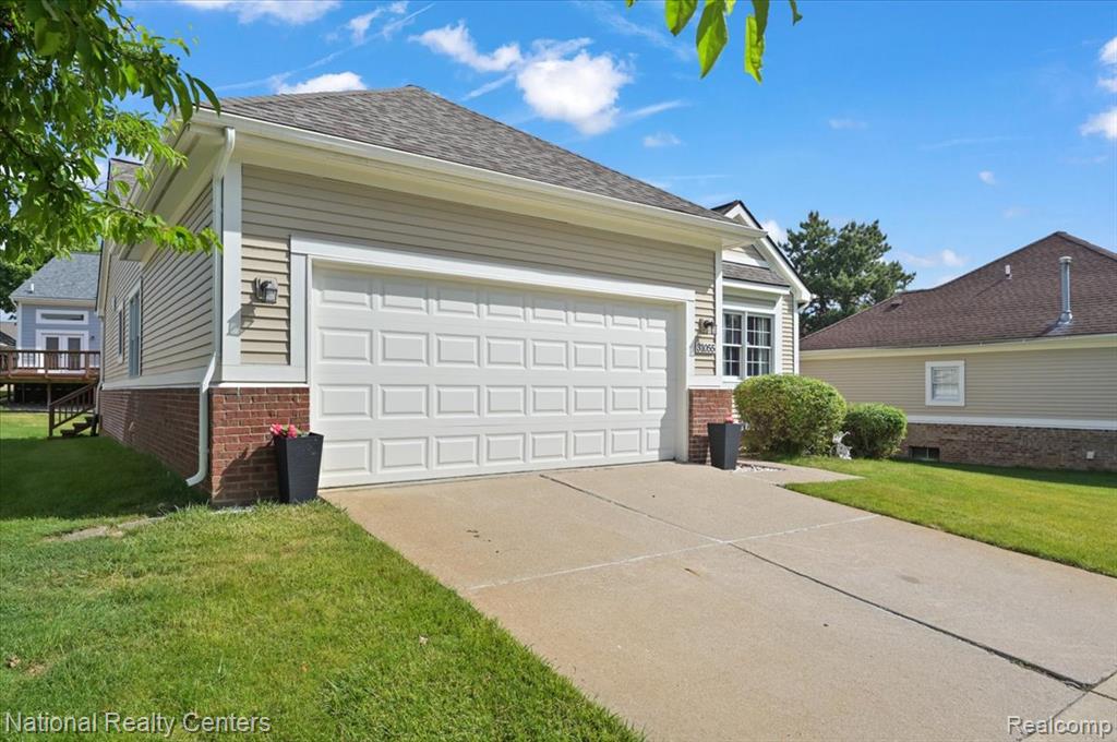 31055 Seneca Lane Novi, MI 48377 - Photo 3 of 36