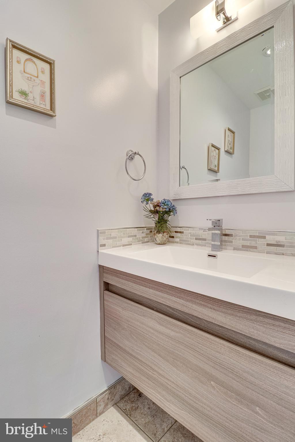 8065 Powderbrook Lane Springfield, VA 22153 - Photo 12 of 37 Half Bath!