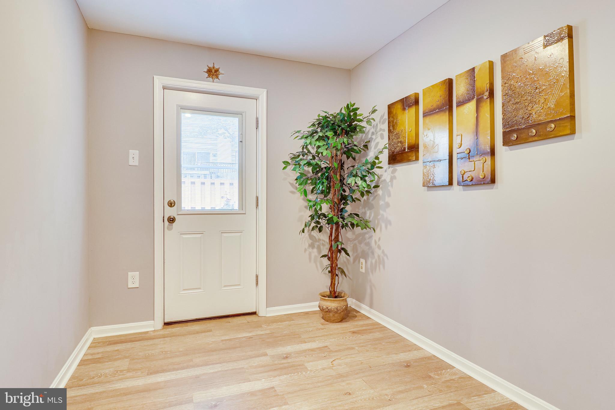 8065 Powderbrook Lane Springfield, VA 22153 - Photo 30 of 37 Gallery Image 30