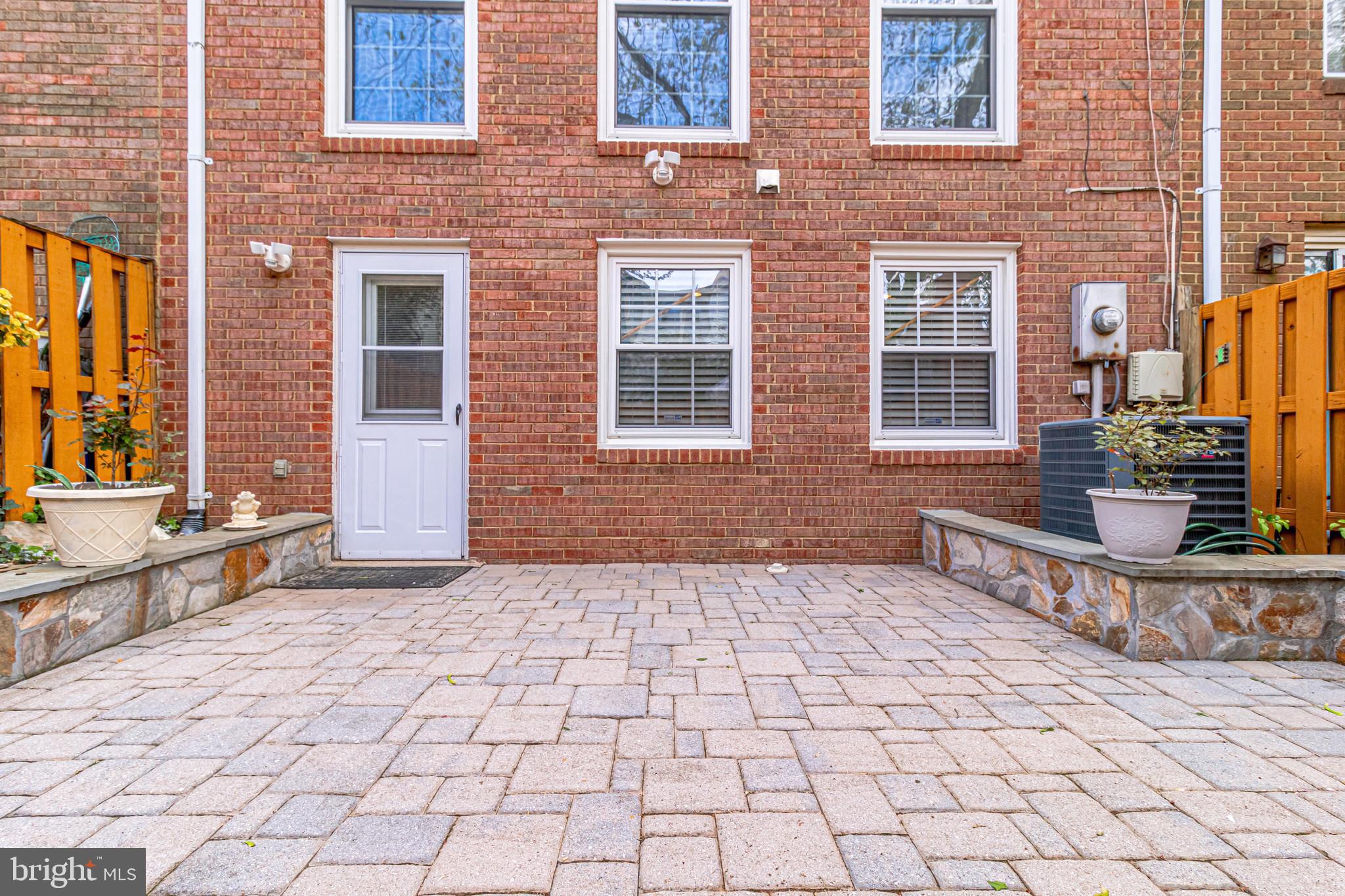 8065 Powderbrook Lane Springfield, VA 22153 - Photo 33 of 37 Gallery Image 33