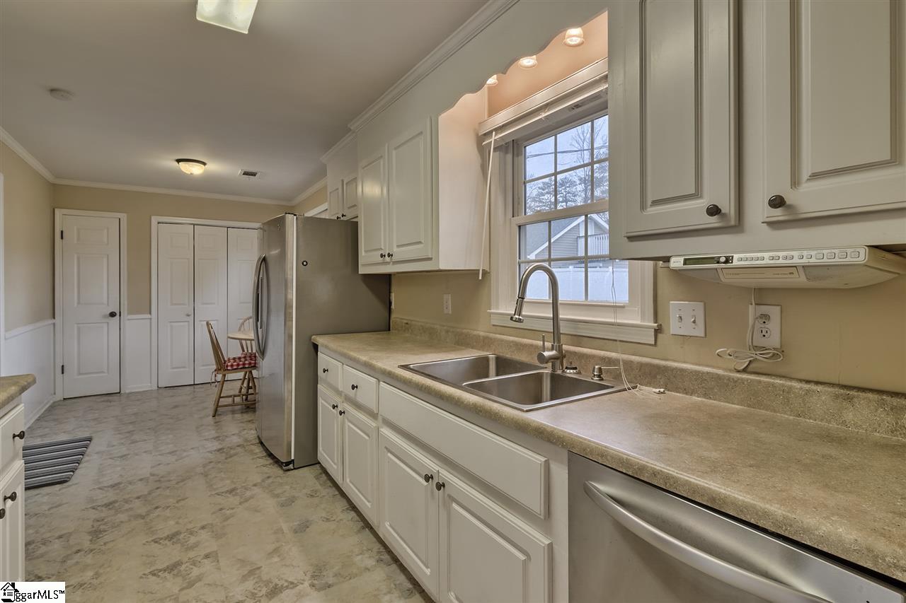 105 Bransfield Road Greenville, SC 29615 - Photo 4 of 23 Gallery Image 4