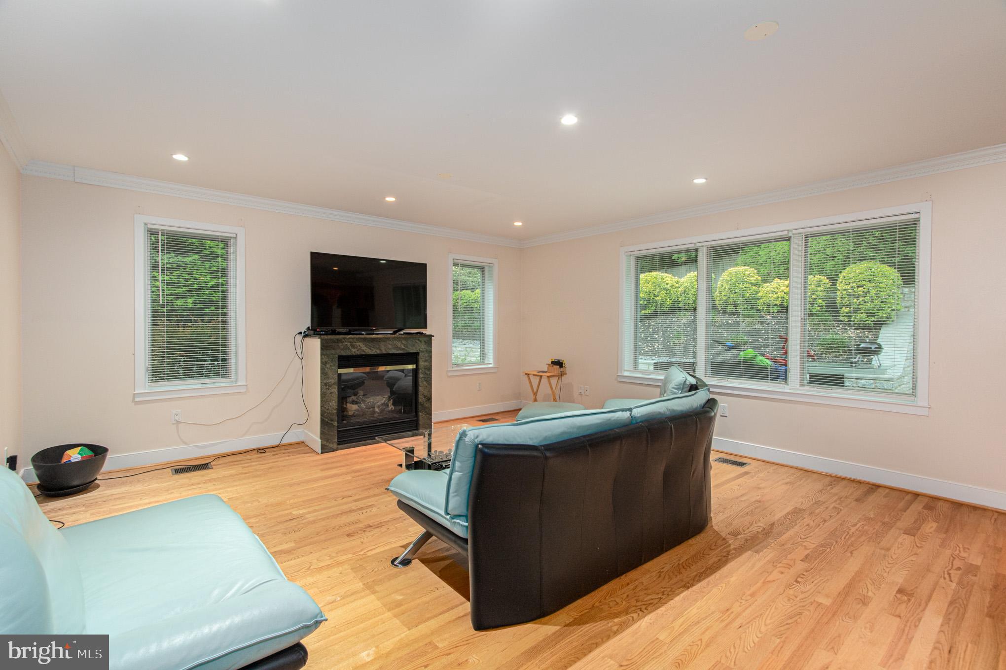 7612 Dwight Drive Bethesda, MD 20817 - Photo 12 of 35