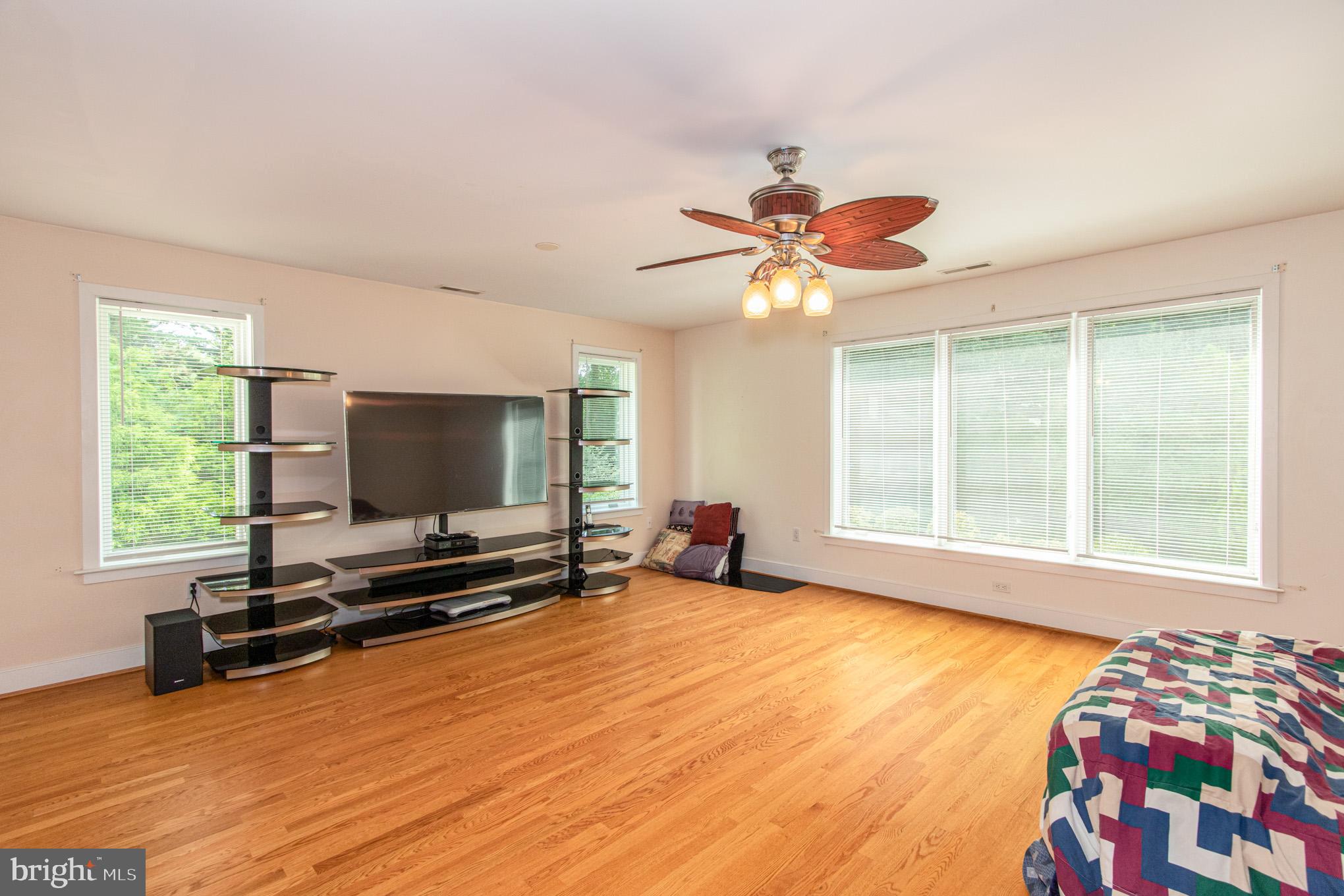 7612 Dwight Drive Bethesda, MD 20817 - Photo 15 of 35