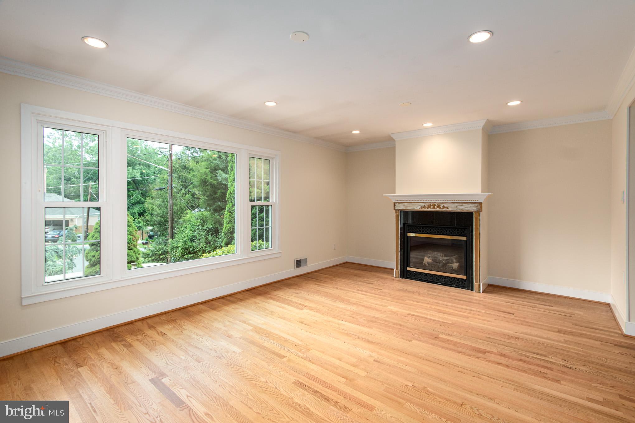 7612 Dwight Drive Bethesda, MD 20817 - Photo 5 of 35