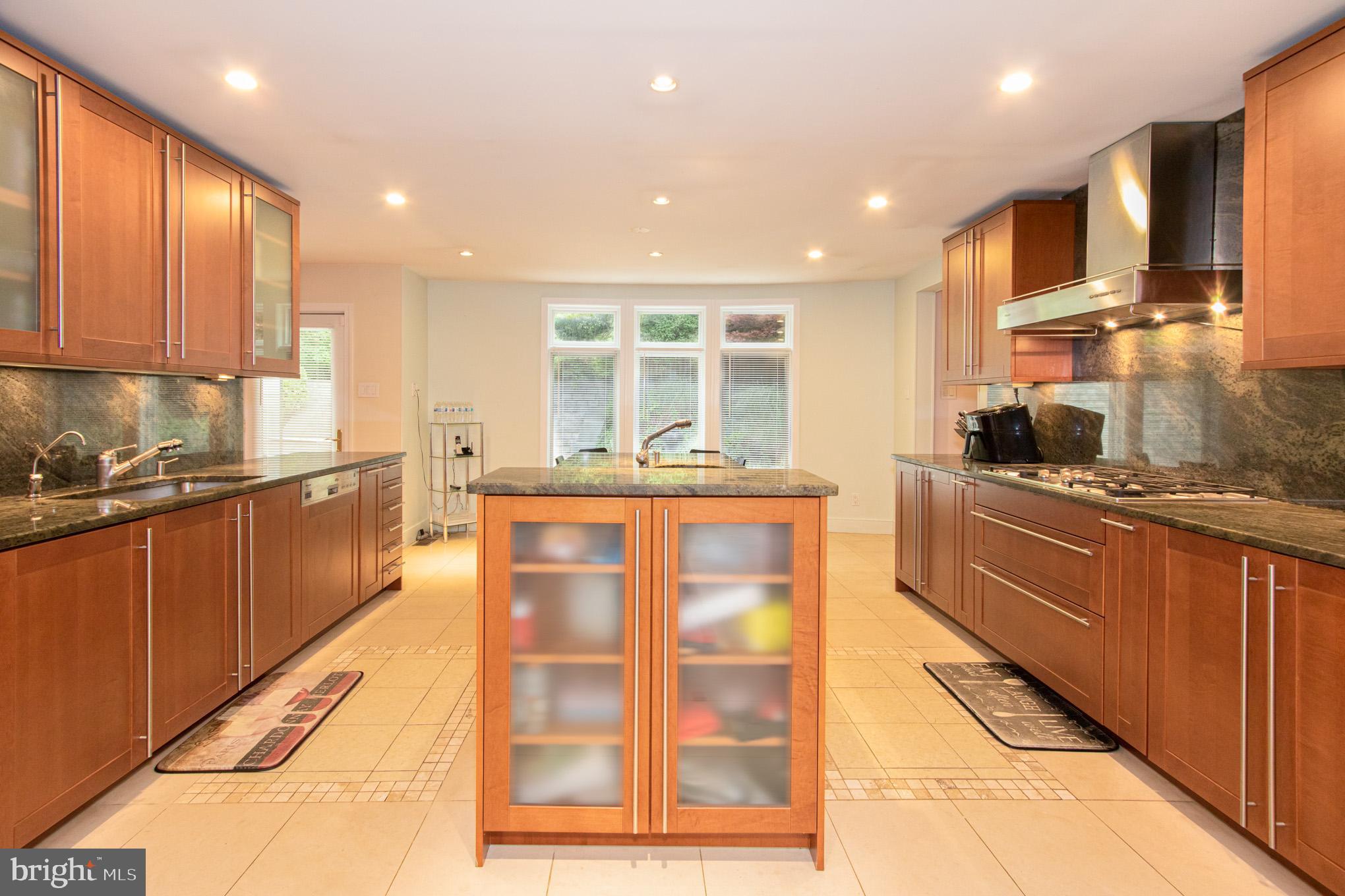 7612 Dwight Drive Bethesda, MD 20817 - Photo 6 of 35