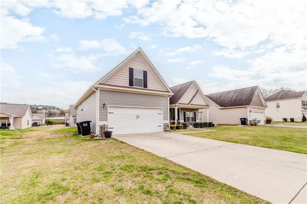 $295,000 | 300 Heritage Drive, Calhoun, GA 30701