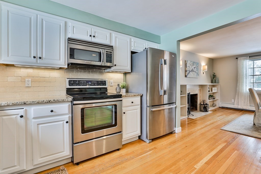 11 Robin Road Wakefield, MA 01880 - Photo 11 of 40 Gallery Image 11