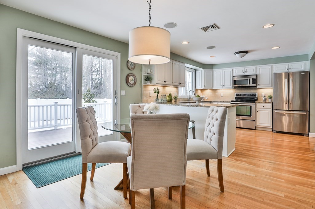11 Robin Road Wakefield, MA 01880 - Photo 16 of 40 Gallery Image 16