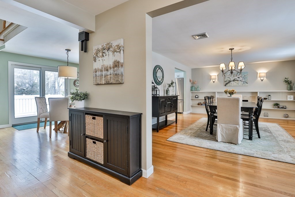 11 Robin Road Wakefield, MA 01880 - Photo 8 of 40 Gallery Image 8