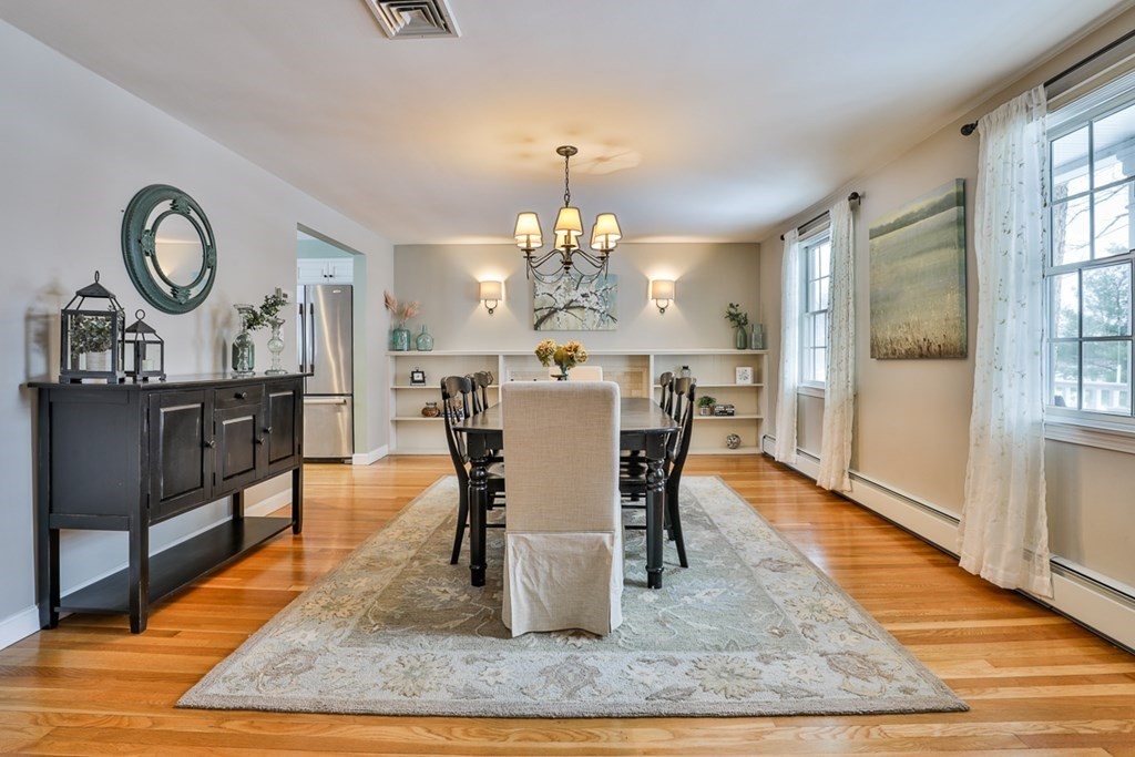 11 Robin Road Wakefield, MA 01880 - Photo 9 of 40 Gallery Image 9