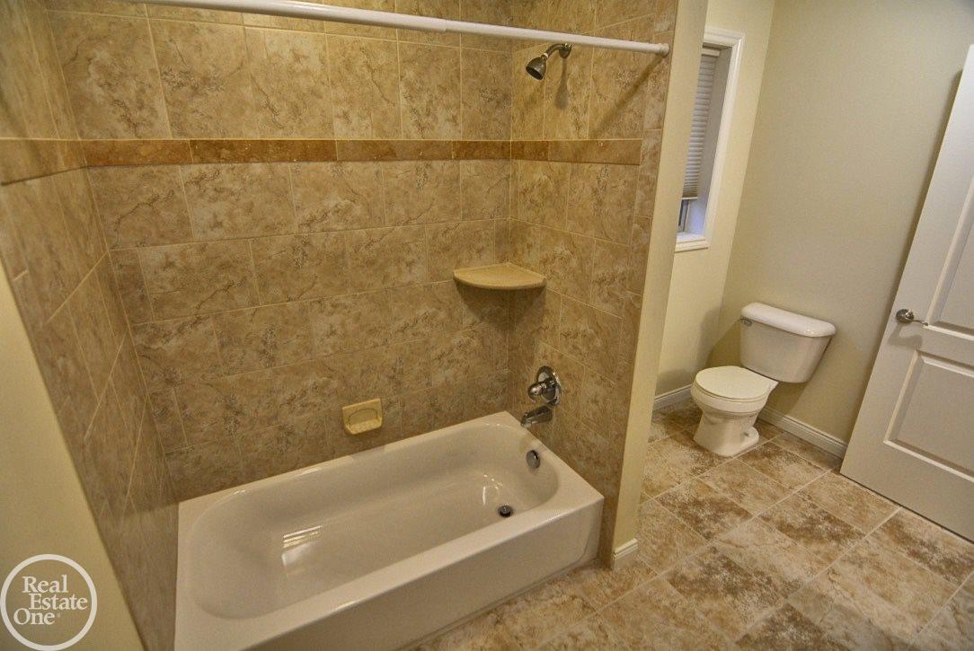 8908 Ridge Drive Washington, MI 48095 - Photo 34 of 58 31316461-33.JPG