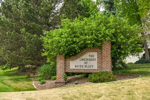 $685,000 | 533 Majestic View Lane, Oconomowoc, WI 53066