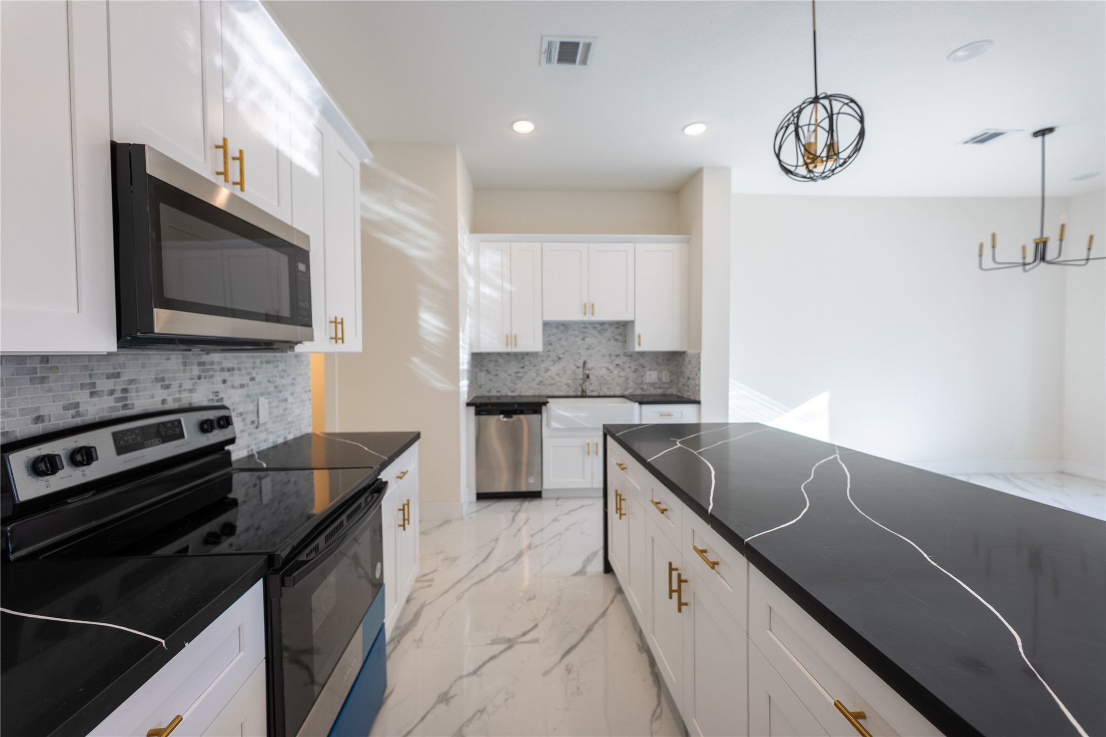 5906 St Augustine Street, Unit C Houston, TX 77021 - Photo 10 of 47 Kitchen