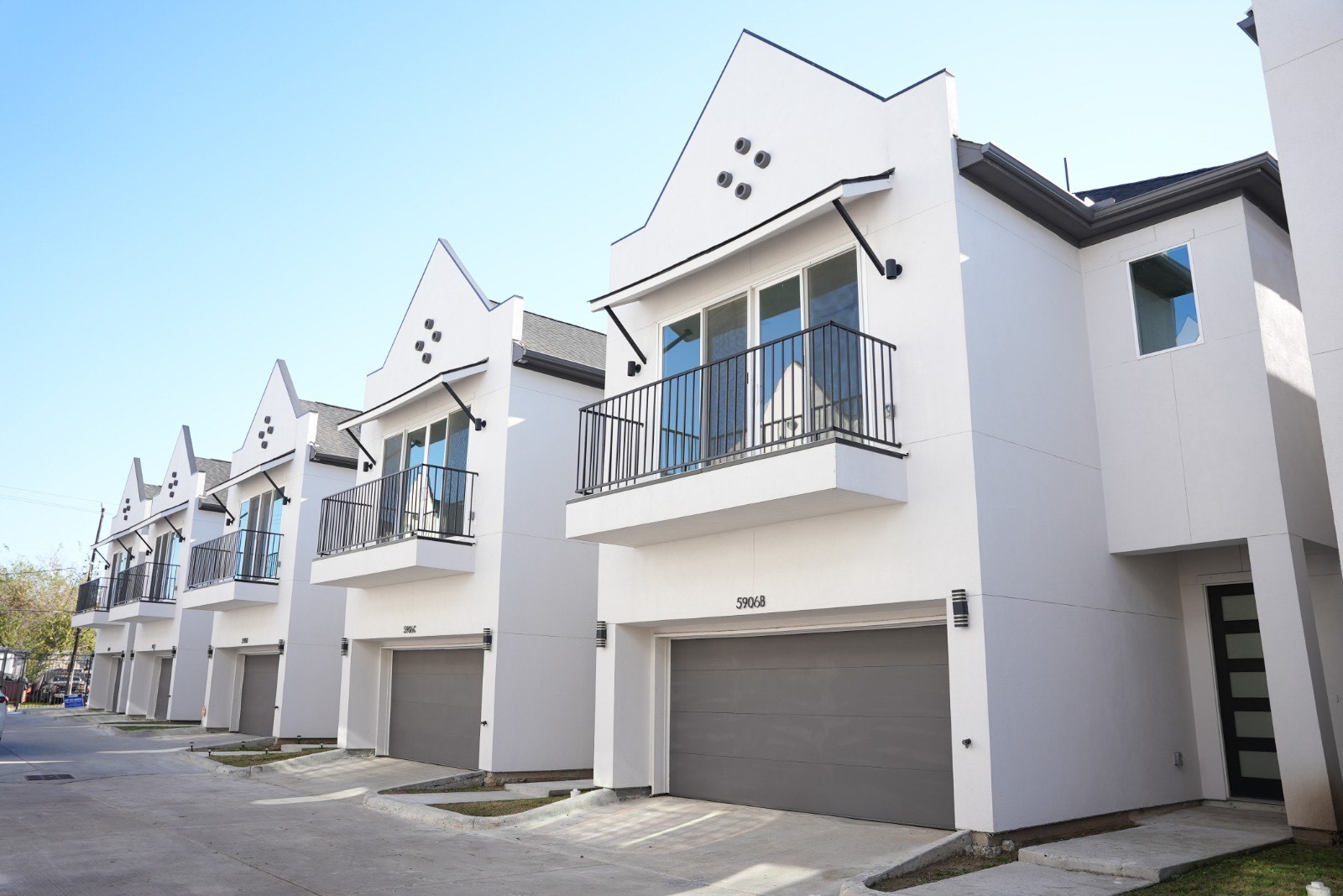 5906 St Augustine Street, Unit C Houston, TX 77021 - Photo 2 of 47