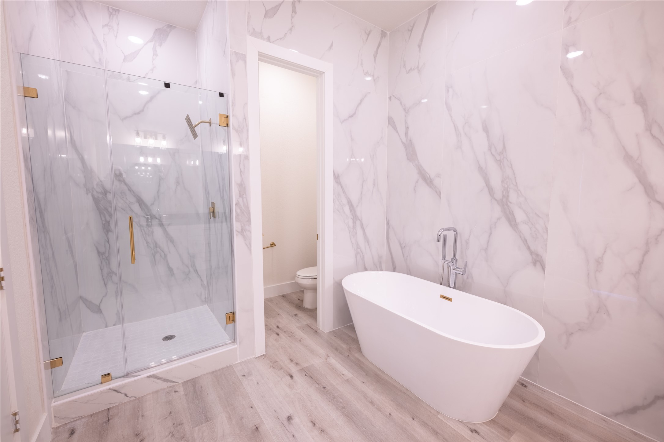 5906 St Augustine Street, Unit C Houston, TX 77021 - Photo 22 of 47 Primary Bathroom