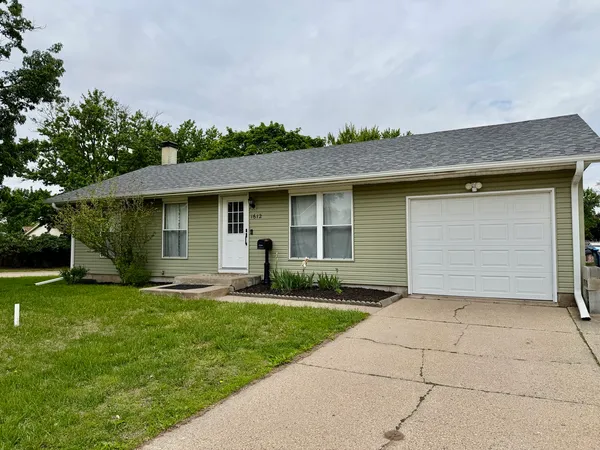 $175,000 | 1612 Middle Road, Camanche, IA 52730
