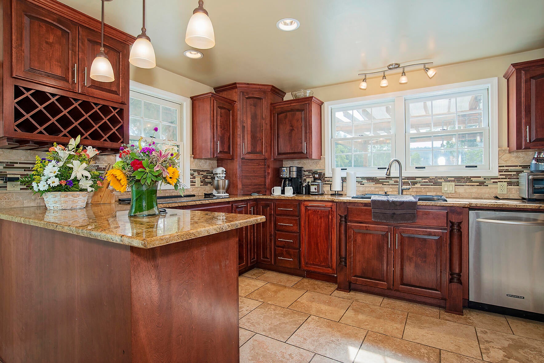 1763 Camp Baker Road Medford, OR 97501 - Photo 3 of 34 Beautiful kitchen