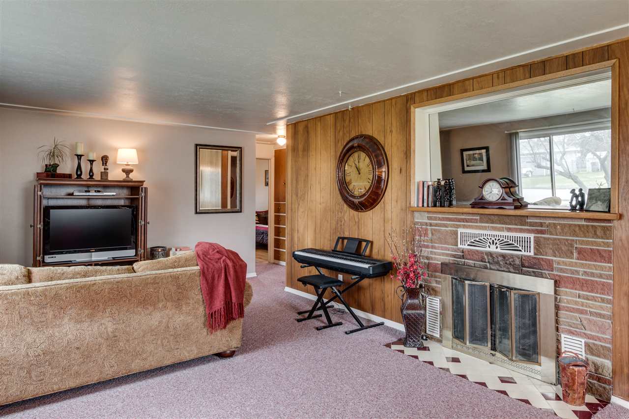 13717 East Riverside Avenue Spokane Valley, WA 99216 - Photo 3 of 20
