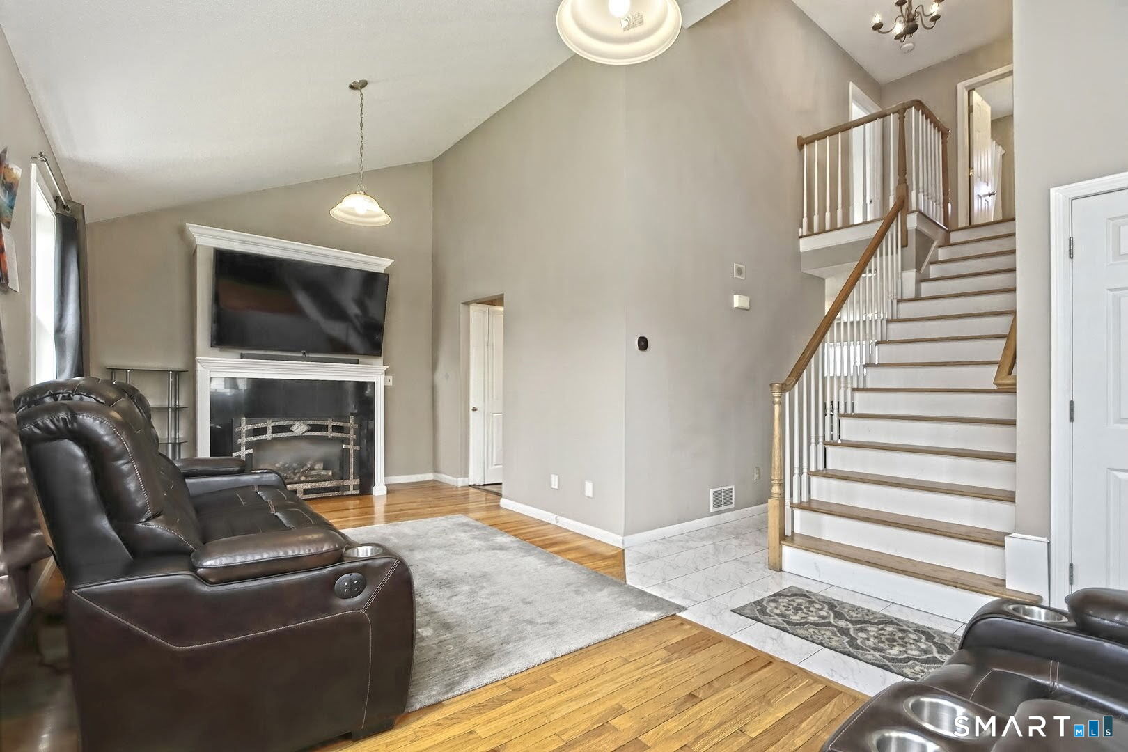 6 Francis Street Waterbury, CT 06708 - Photo 4 of 26