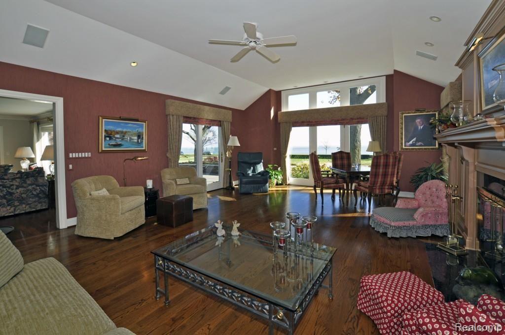 579 Lake Shore Road Grosse Pointe, MI 48236 - Photo 16 of 84 16.jpg