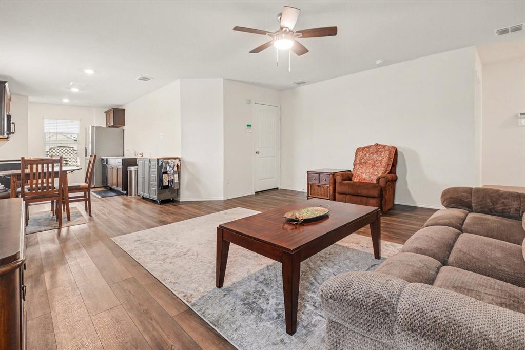 702 Slocum Way Princeton, TX 75407 - Photo 5 of 15